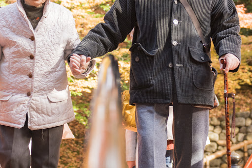 Preventing Lost Elderly (1): Watching out for the tendency of elderly people to wander